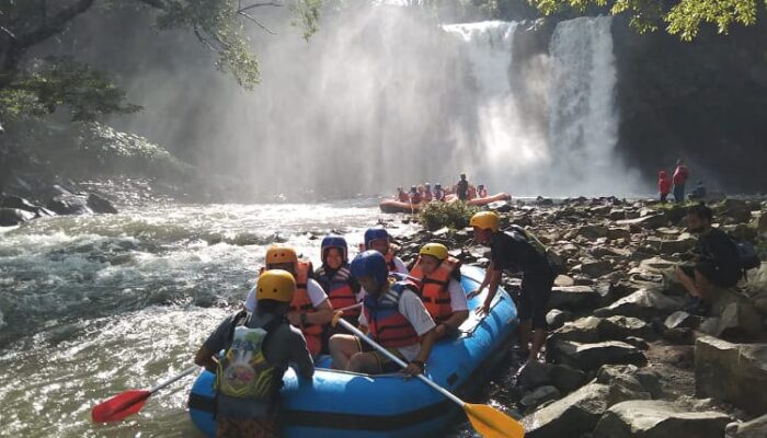 Challenging Adrenaline at Bengkawah Sikasur Waterfall Pemalang